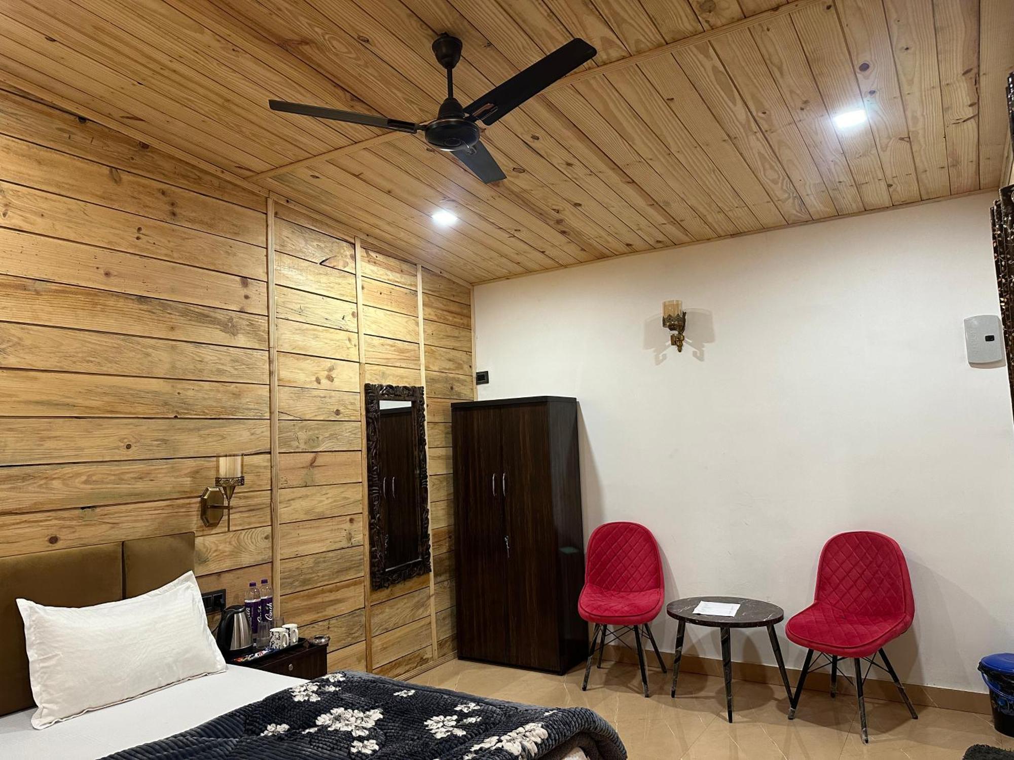 Cabana Riverside Resort - Kainchi Dham Nainital Exterior photo